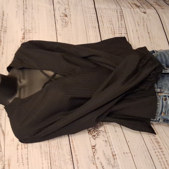 Nwt wrap cross front versatile boho top Size medium 👌 - Picture 1 of 7